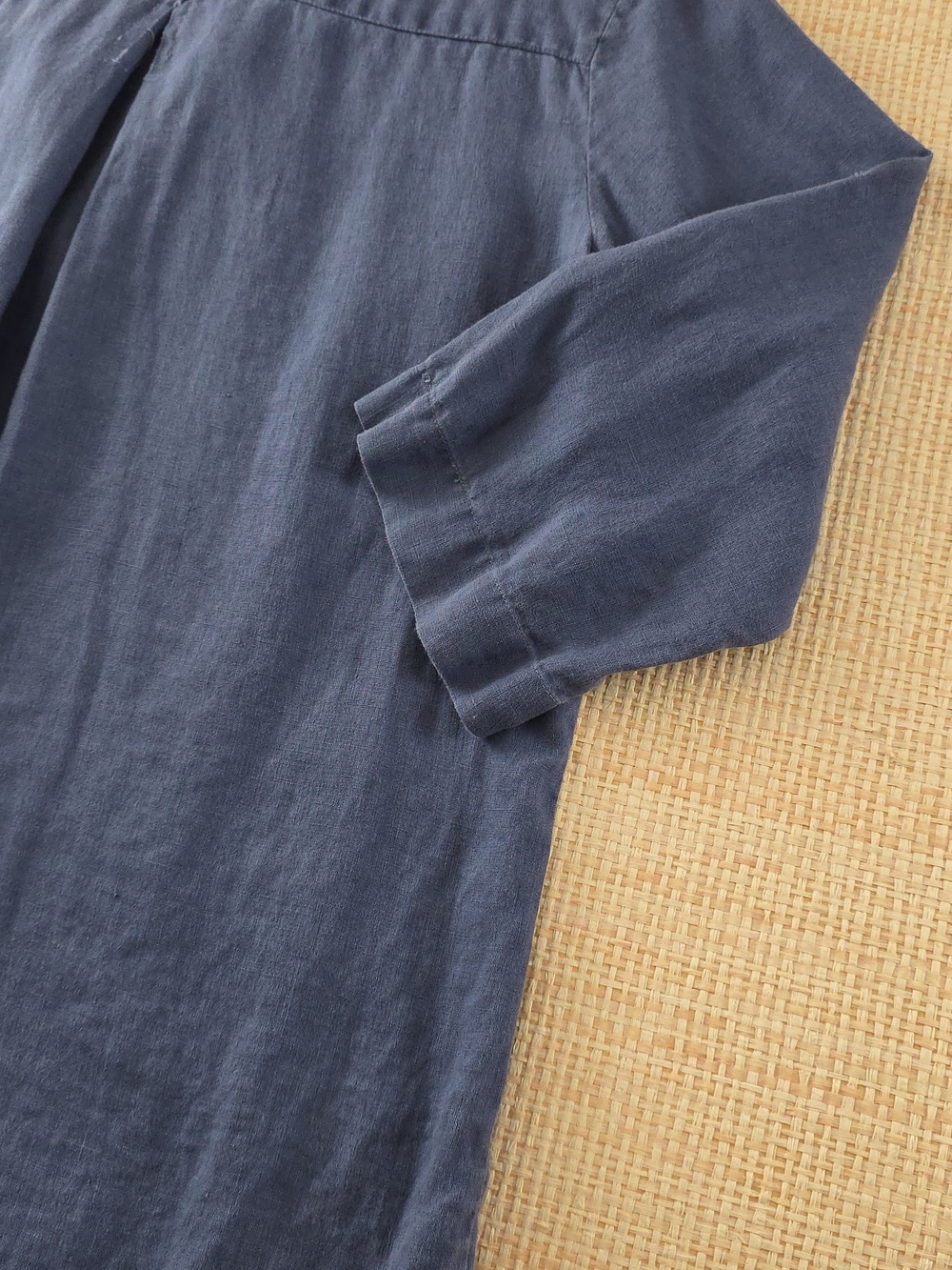 Side Stitch Blue Linen Popover Blouse XL Roll Tab Sleeve Lightweight Top - Picture 9 of 12